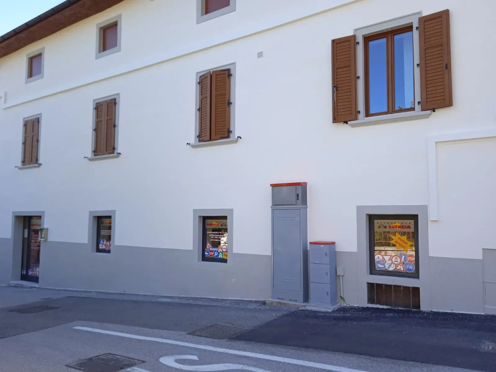 Esterno della sede Autoscuola Quercia a Aldeno