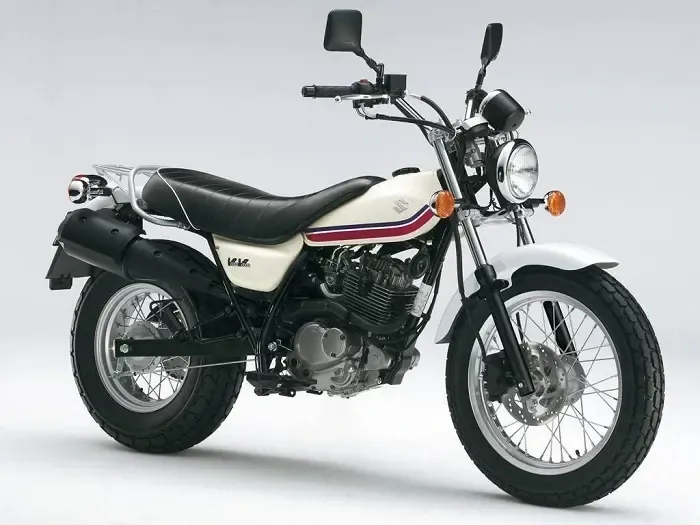 Veicolo per patente A1: Suzuki Motor RV 125 Van Van