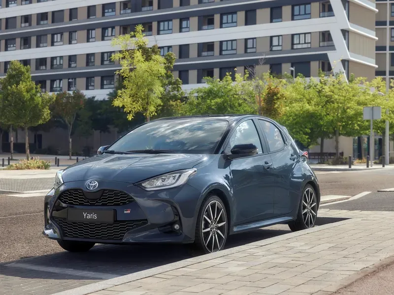 Veicolo per patente B: Toyota Yaris Hybrid (Automatica)